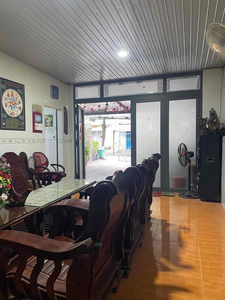 Chủ cần tiền bán gấp nhà cấp 4 diện tích khủng chỉ nhỉnh 3.x tỷ