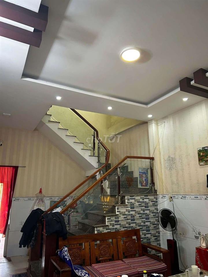 Nhà 3 tầng mặt tiền Đồng Trí 4 chủ cần tiền bán nhanh 