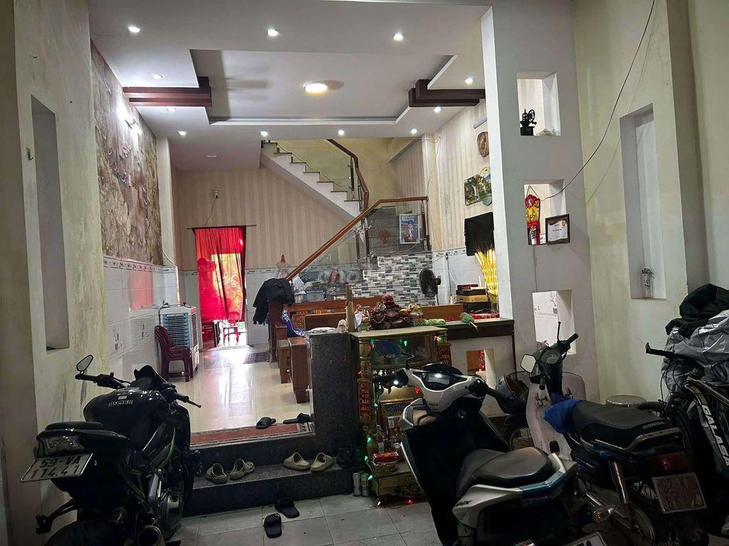 Nhà 3 tầng mặt tiền Đồng Trí 4 chủ cần tiền bán nhanh 