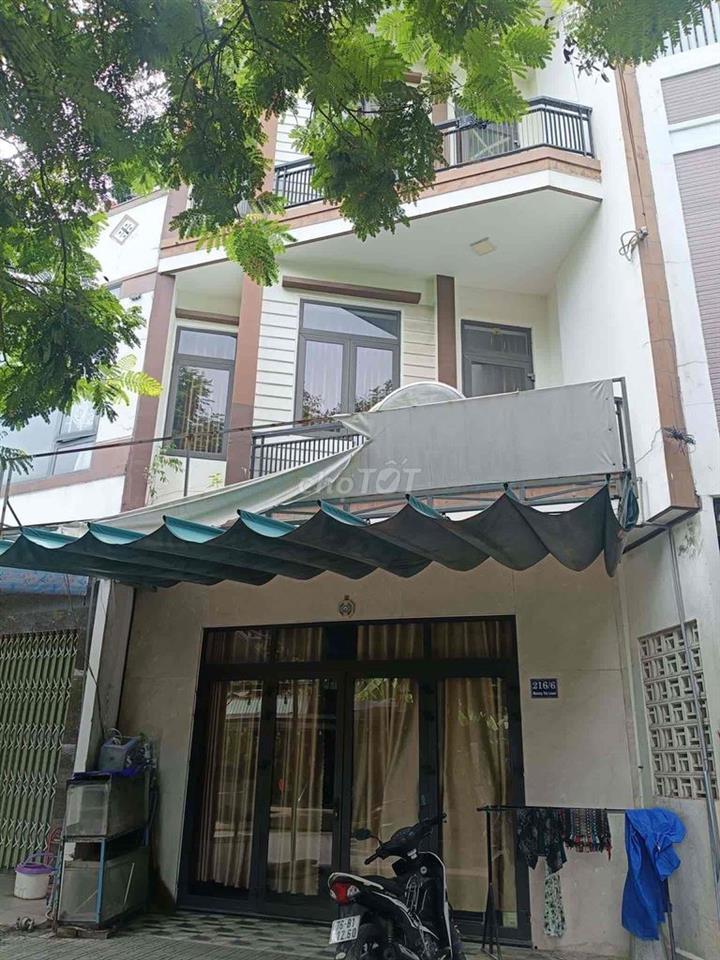 nhà đường 5m5 hoàng thị loan
