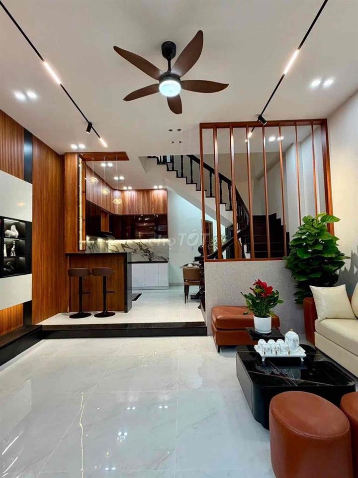 BÁN NHÀ 3 TẦNG 3 MÊ MỚI ĐẸP FUNL NỘI THẤT