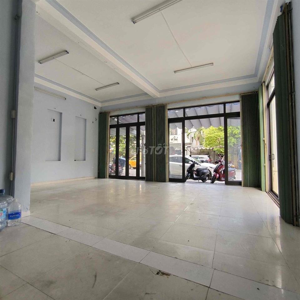 Mặt Tiền Đường Nguyễn Đức Trung gần ngã4 Điện Biên Phủ