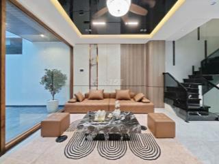 Nhà mặt tiền Hòa Xuân chỉ 6 tỉ xxx
