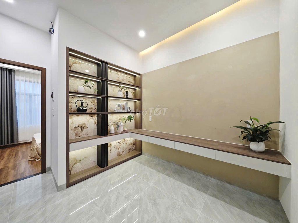 Nhà mặt tiền Hòa Xuân chỉ 6 tỉ xxx
