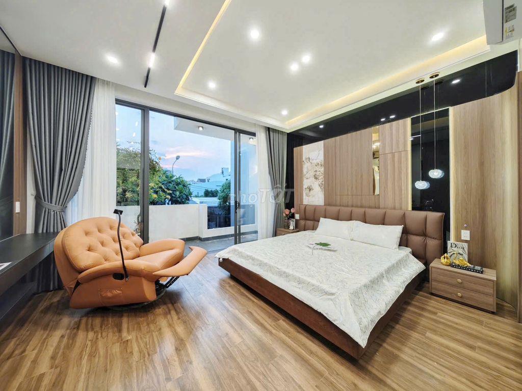Nhà mặt tiền Hòa Xuân chỉ 6 tỉ xxx