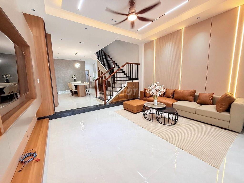BÁN NHÀ 3 TẦNG THANH LƯƠNG 18,HÒA XUÂN FULL NỘI THẤT