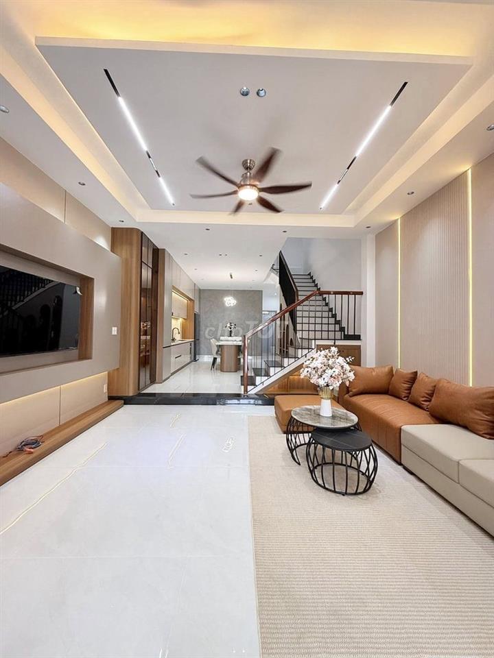 BÁN NHÀ 3 TẦNG THANH LƯƠNG 18,HÒA XUÂN FULL NỘI THẤT