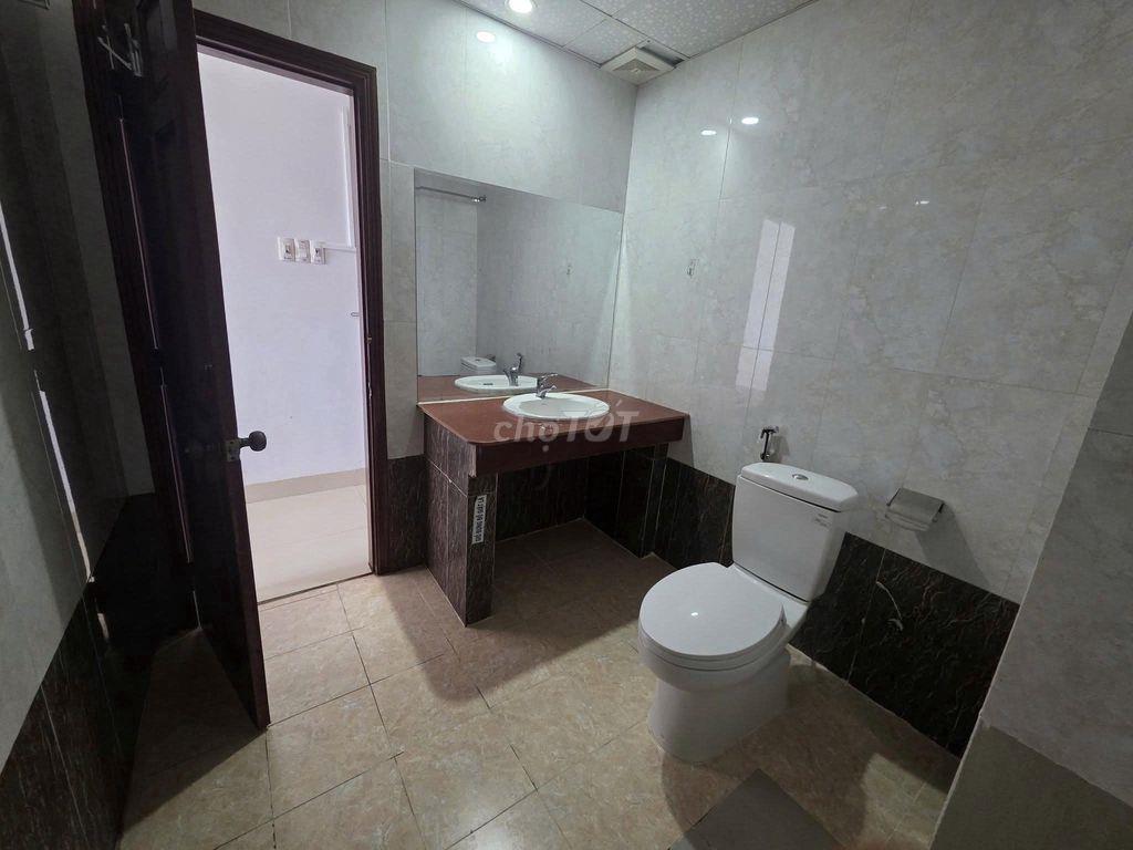 CHO THUÊ KHÁCH SẠN 9 TẦNG 48 PHÒNG ĐƯỜNG NGUYỄN TẤT THÀNH