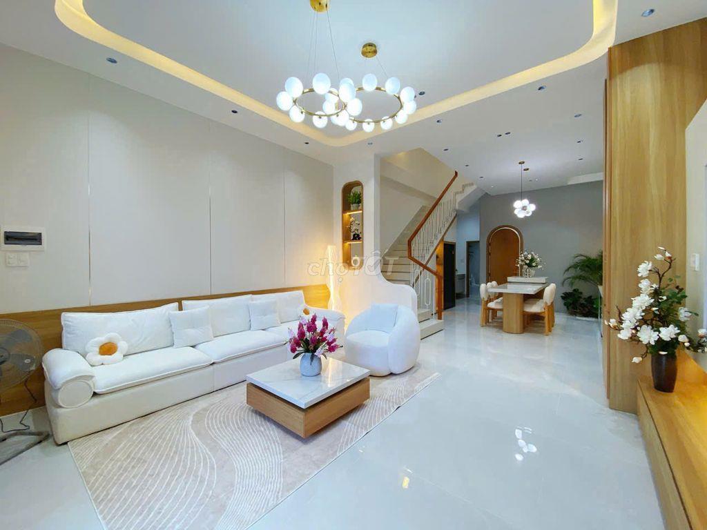 BÁN NHÀ 3 TẦNG ĐƯỜNG 7M5 NGUYỄN THỊ SÁU,HÒA XUÂN FULL NỘI THẤT