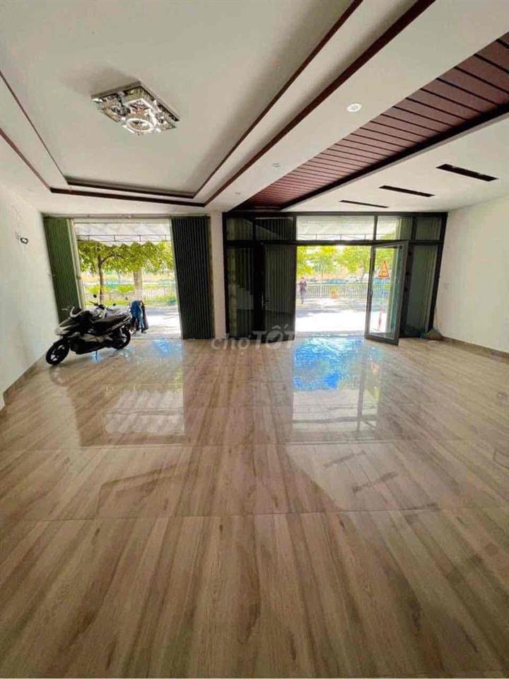 Mặt Tiền Yên Khê 2 Bề Ngang 10m - 4PN - 15 Triệu