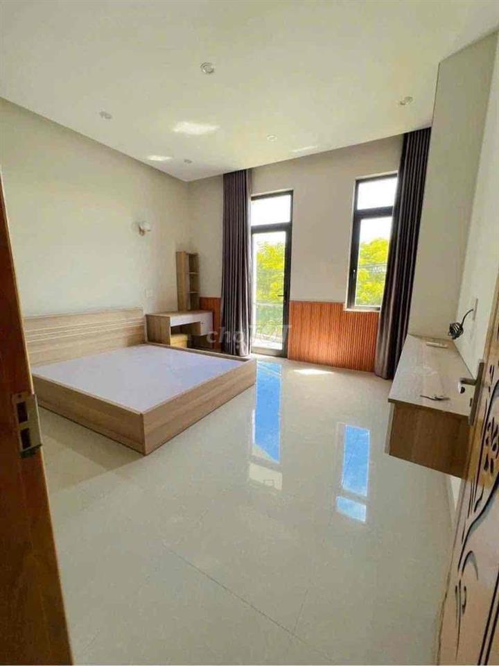 Mặt Tiền Yên Khê 2 Bề Ngang 10m - 4PN - 15 Triệu
