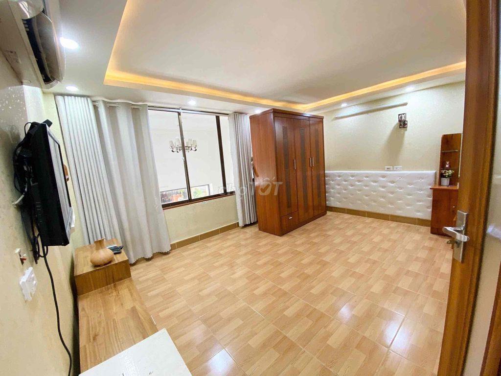 Mặt Tiền Đỗ Quang - 2PN - 18 triệu/ tháng
