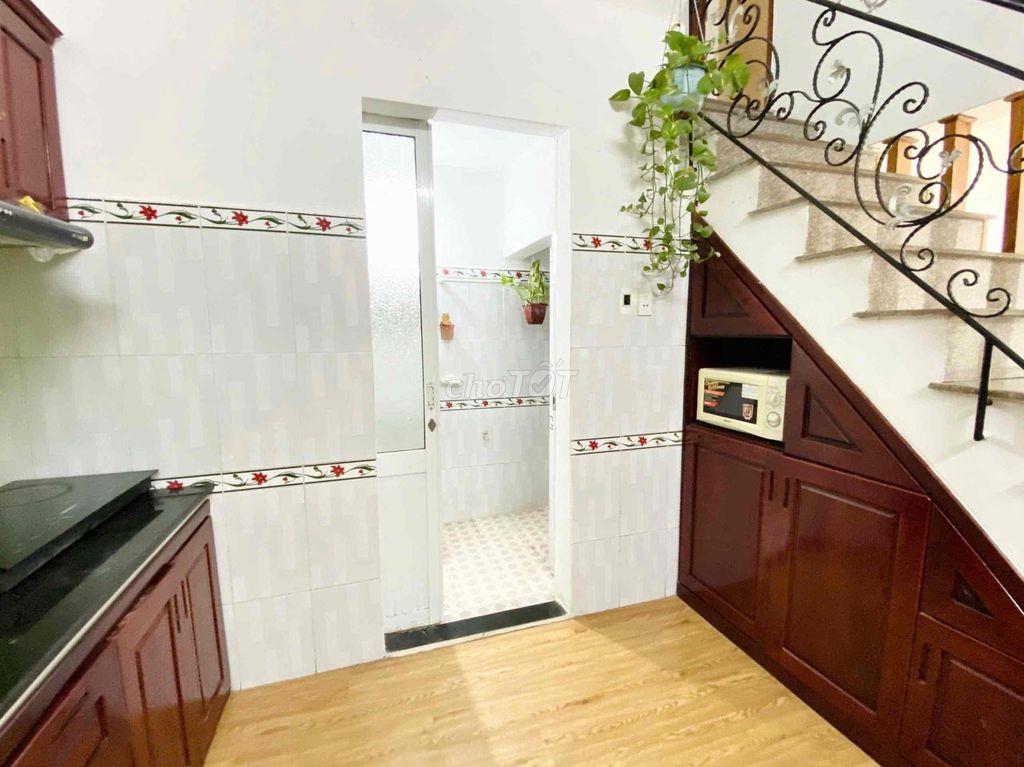 Mặt Tiền Đỗ Quang - 2PN - 18 triệu/ tháng