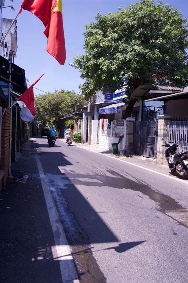 nhà khu phố chợ túy Loan cần bán 