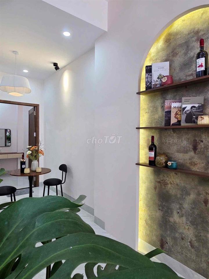 🔥NHÀ 2 TẦNG KIỆT TRƯNG NỮ VƯƠNG CÁCH ĐƯỜNG 30M - CÓ SÂN XE RỘNG