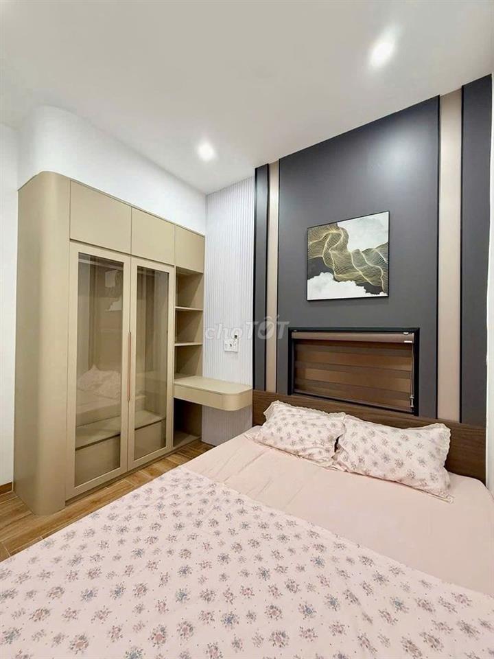 🔥 4,X TỶ – NHÀ MỚI 2 TẦNG GẦN SÂN BAY – 3PN – FULL NỘI THẤT.
