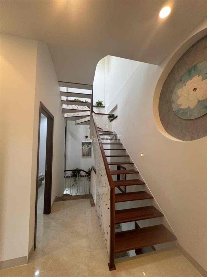 Bán nhà kiệt 3 tầng