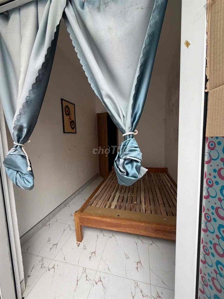 cần bán nhà kiệt đinh tiên hoàng, thông Nguyễn tất thành
