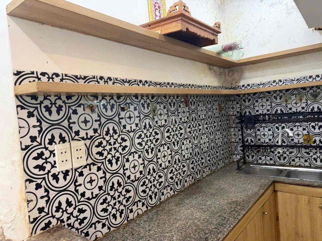 cần bán nhà kiệt đinh tiên hoàng, thông Nguyễn tất thành