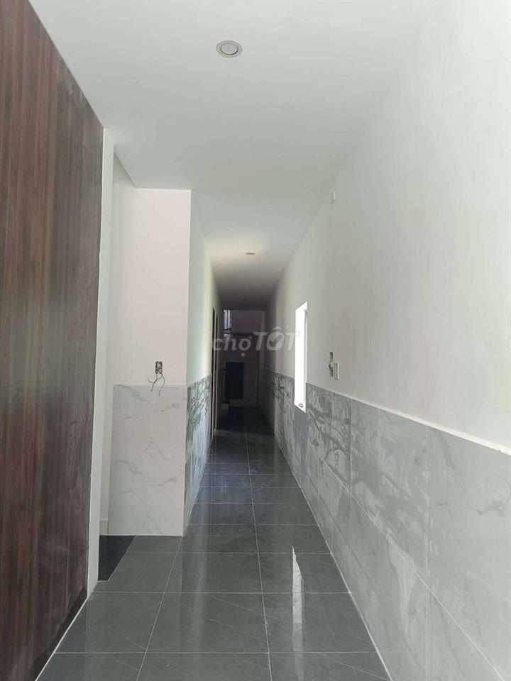 Cho thuê nhà 2 tầng  mặt tiền đường Hoàng Văn Thái 