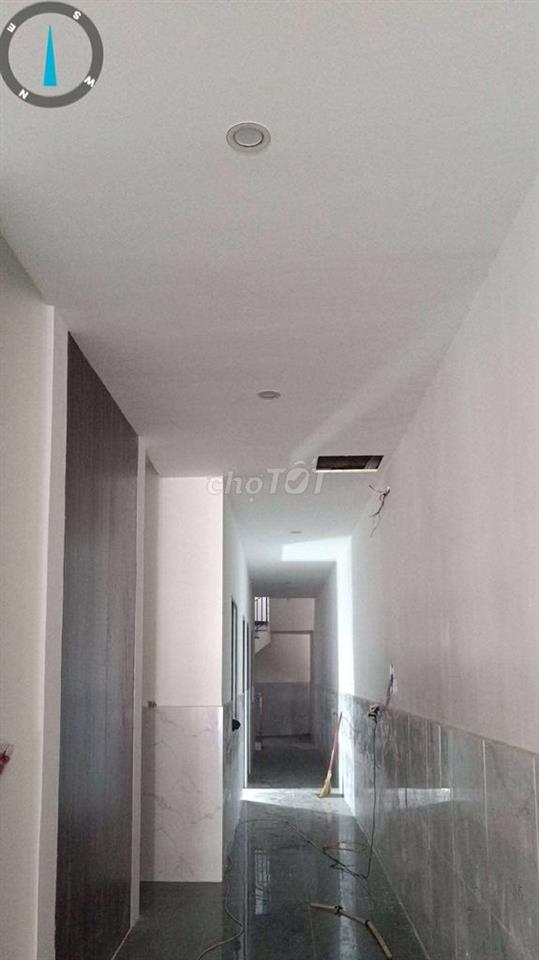 Cho thuê nhà 2 tầng  mặt tiền đường Hoàng Văn Thái 