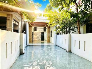 Nhà diện tích khủng ngay cầu vượt ngã ba Huế