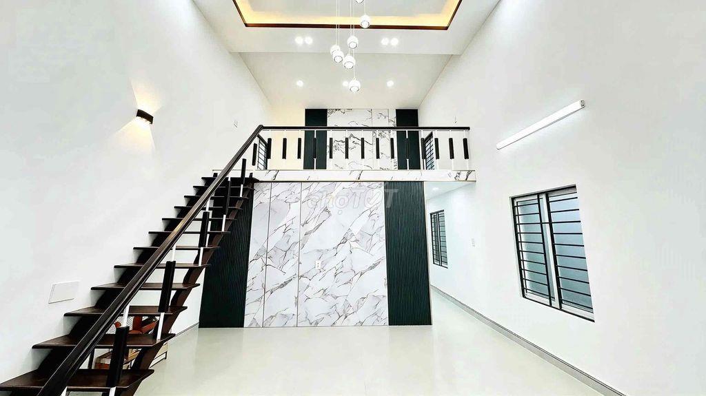 Nhà diện tích khủng ngay cầu vượt ngã ba Huế