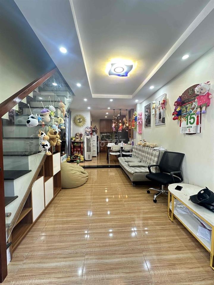 Nhà hoàng diệu gần nguyễn hoàng