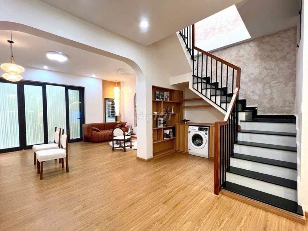 NHÀ ĐẸP TRỤC NGUYỄN VĂN LINH – FULL NỘI THẤT – NGANG 5,5M HIẾM