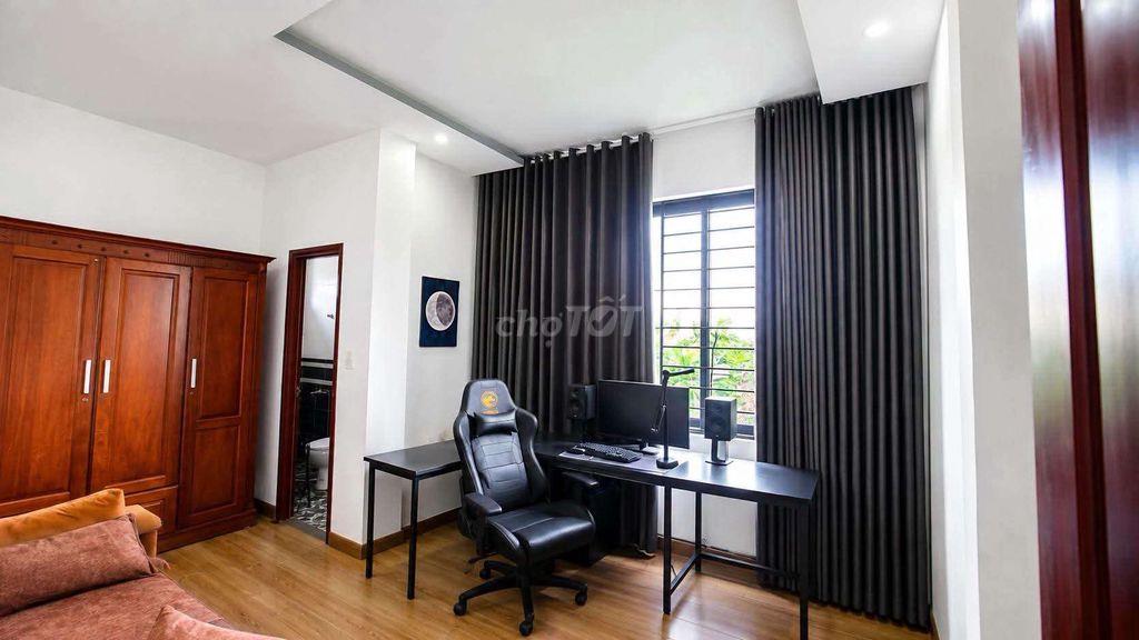 NHÀ 2 TẦNG 2 MẶT TIỀN GẦN CHỢ HÒA CHÂU