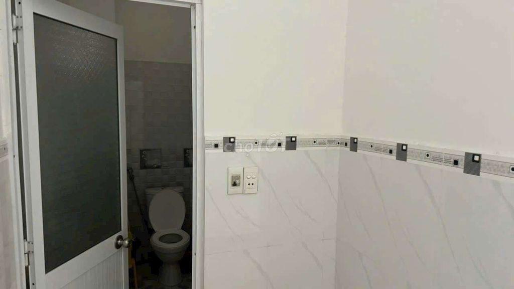 NHÀ GÁC LỬNG 2PN 2WC ĐƯỜNG THANH LƯƠNG 