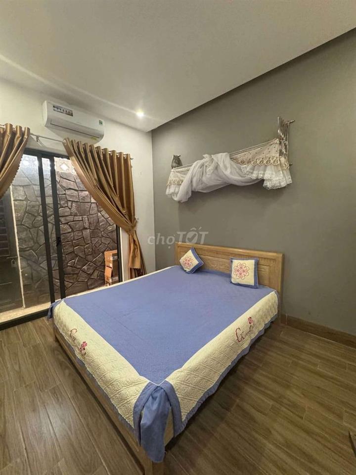 NHÀ 3 TẦNG ĐƯỜNG DIÊN HỒNG FULL NỘI THẤT 