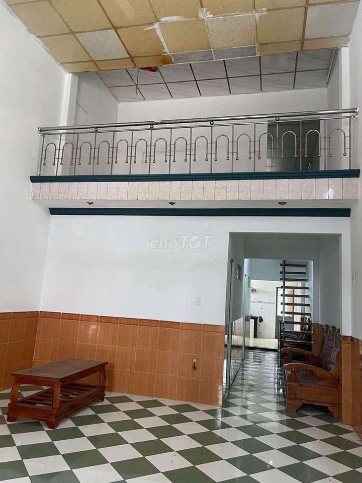 NHÀ GÁC LỬNG 2PN GẦN ĐƯỜNG TIỂU LA