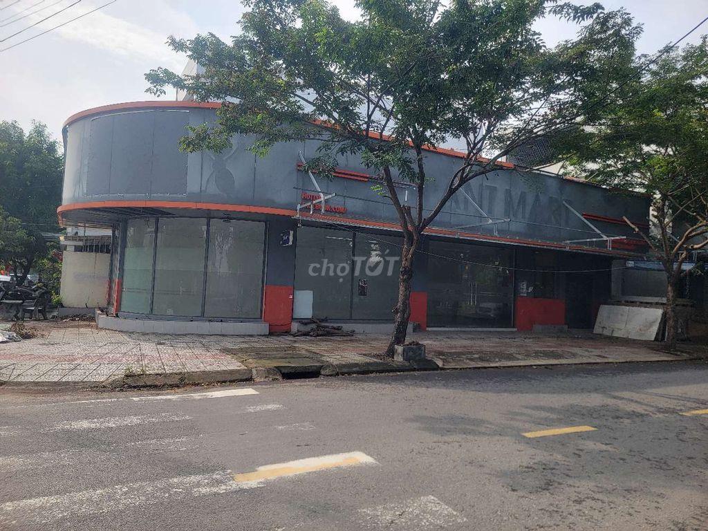 NHÀ CẤP 4 GẦN CẦU HÒA XUÂN 2 MẶT TIỀN
