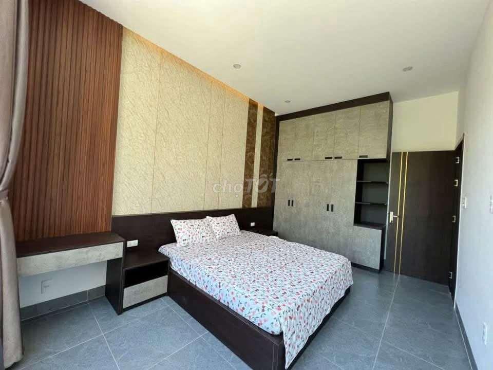 NHÀ 3 TẦNG SÂN OTO FULL NỘI THẤT 