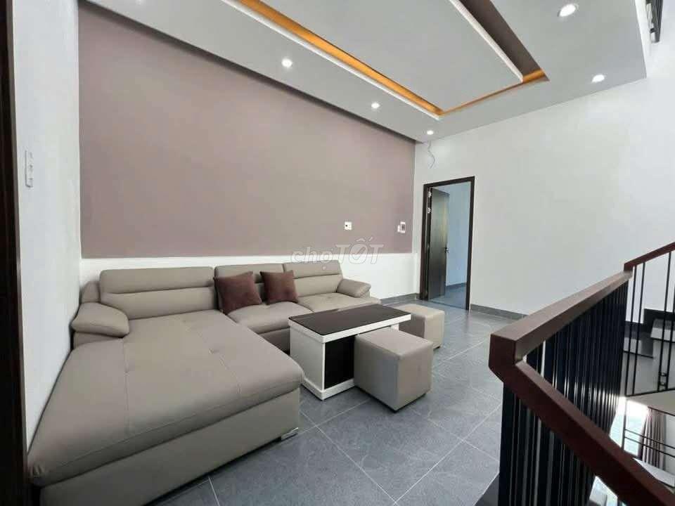 NHÀ 3 TẦNG SÂN OTO FULL NỘI THẤT 