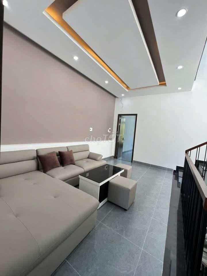 NHÀ 3 TẦNG SÂN OTO FULL NỘI THẤT 