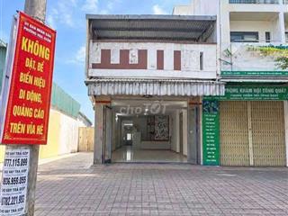 NHÀ CẤP 4 VĂN TIẾN DŨNG SÁT NGÃ 4 MẸ THỨ