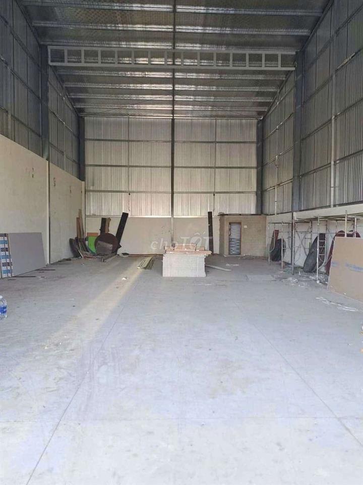 KHO 200M2 KIÊN CỐ GẦN MINH MẠNG