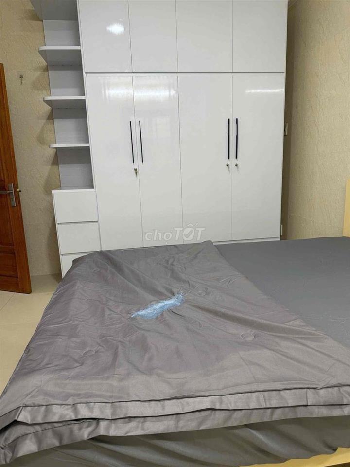 Cho Thuê nhà 4 Tầng đầu Kiệt Ông ích Khiêm