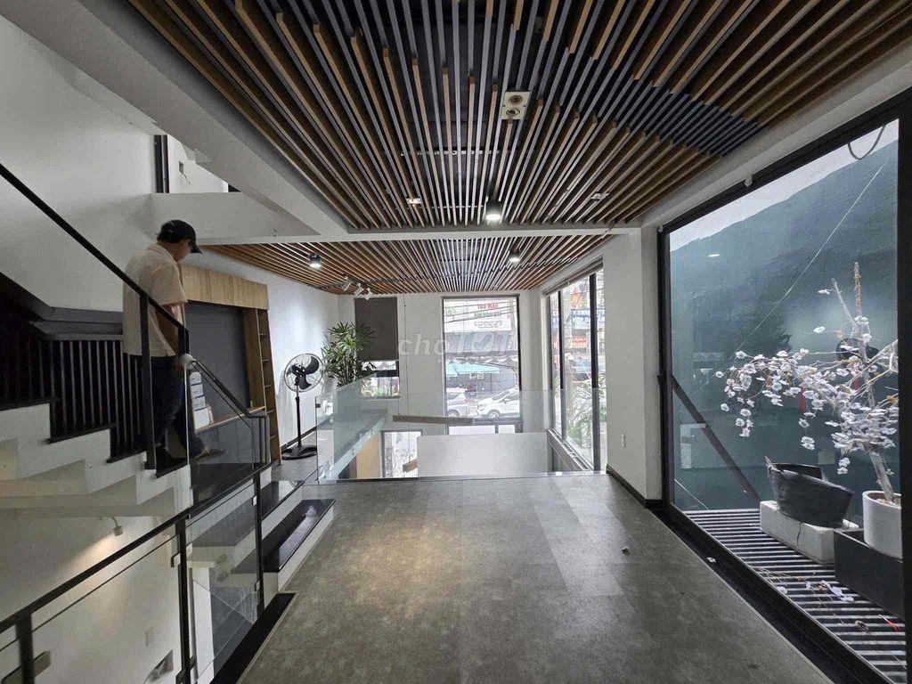 Cho Thuê MT 4 Tầng Lý Thường Kiệt cạnh FHome