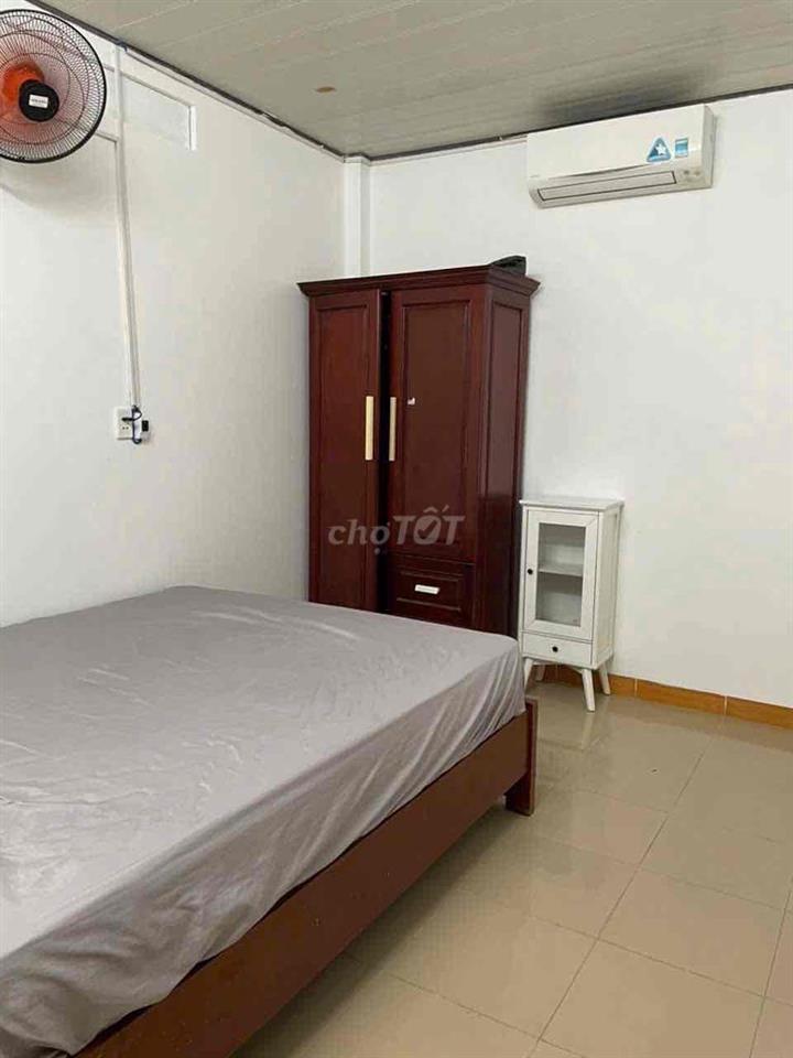 Cho Thuê Nhà 2 Tầng MT Lê Văn Tâm Gần Crowne