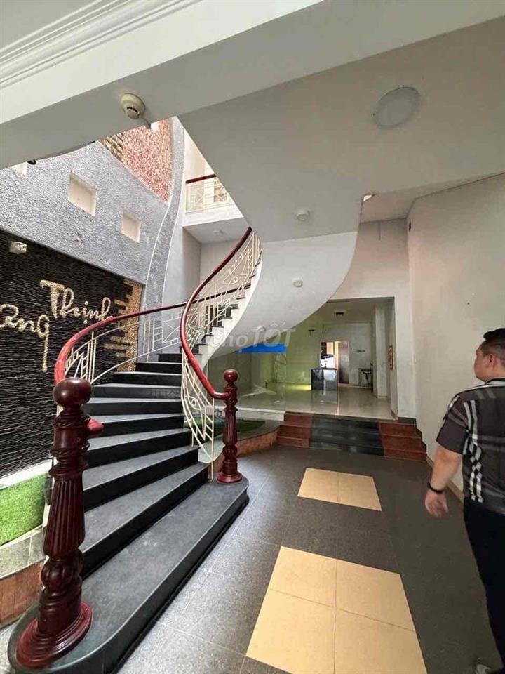 Cho Thuê nhà 6 Tầng MT Phan Châu Trinh Gần Chợ Hàn