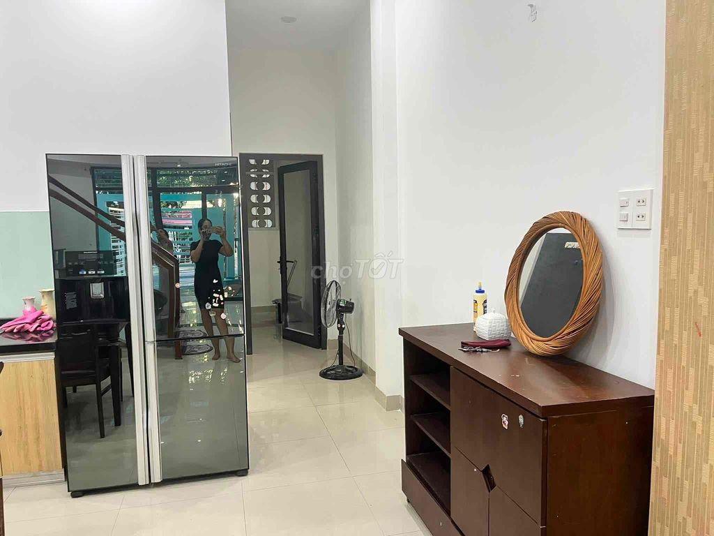 Cho Thuê nhà 2 Tầng MT Nguyễn Xiển - gần Crowne
