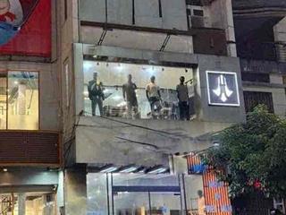 Cho Thuê Nhà 3 Tầng mặt tiền Ngã Tư Lê Duẩn