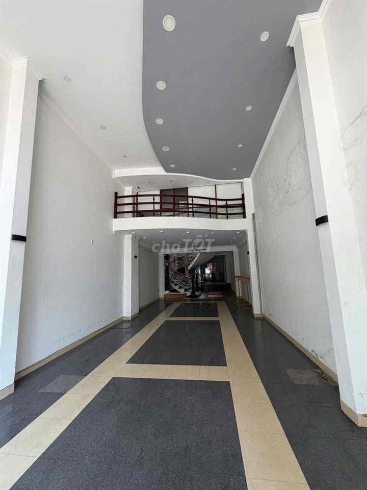 Cho Thuê Nhà 6 Tầng Mặt Tiền gần chợ Hàn
