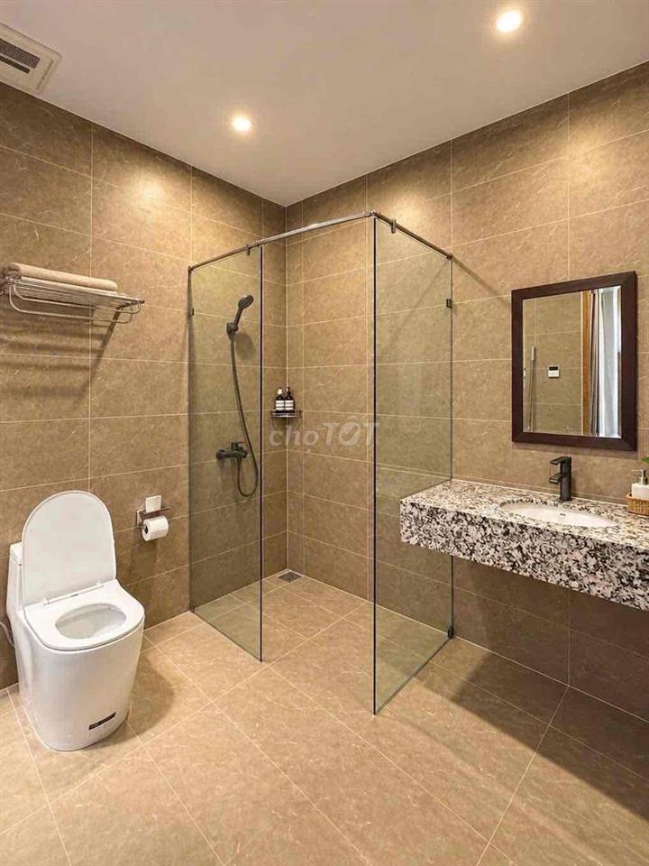 Cho Thuê Villa Hồ bơi , Sân vườn khu đô thị  FPT
