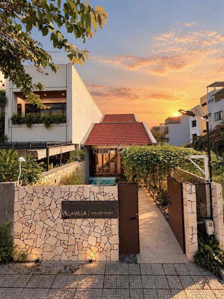 Cho Thuê Villa Hồ bơi , Sân vườn khu đô thị  FPT