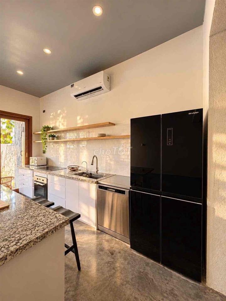 Cho Thuê Villa Hồ bơi , Sân vườn khu đô thị  FPT