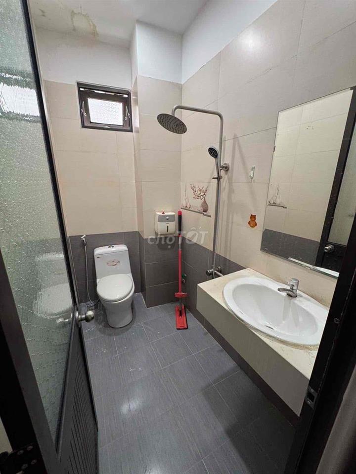 CHO THUÊ NHÀ MỚI 4 TẦNG KIỆT OTO LÝ TỰ TRỌNG.FULL NỘI THẤT